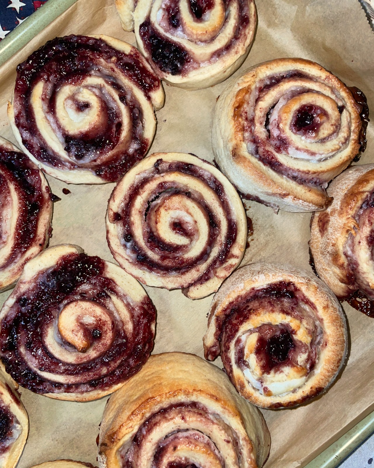 Norwegian blackberry cream cheese sweet buns